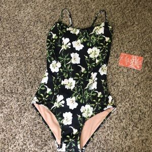 NWT Kortni Jeane Sporty One Piece:Black floral